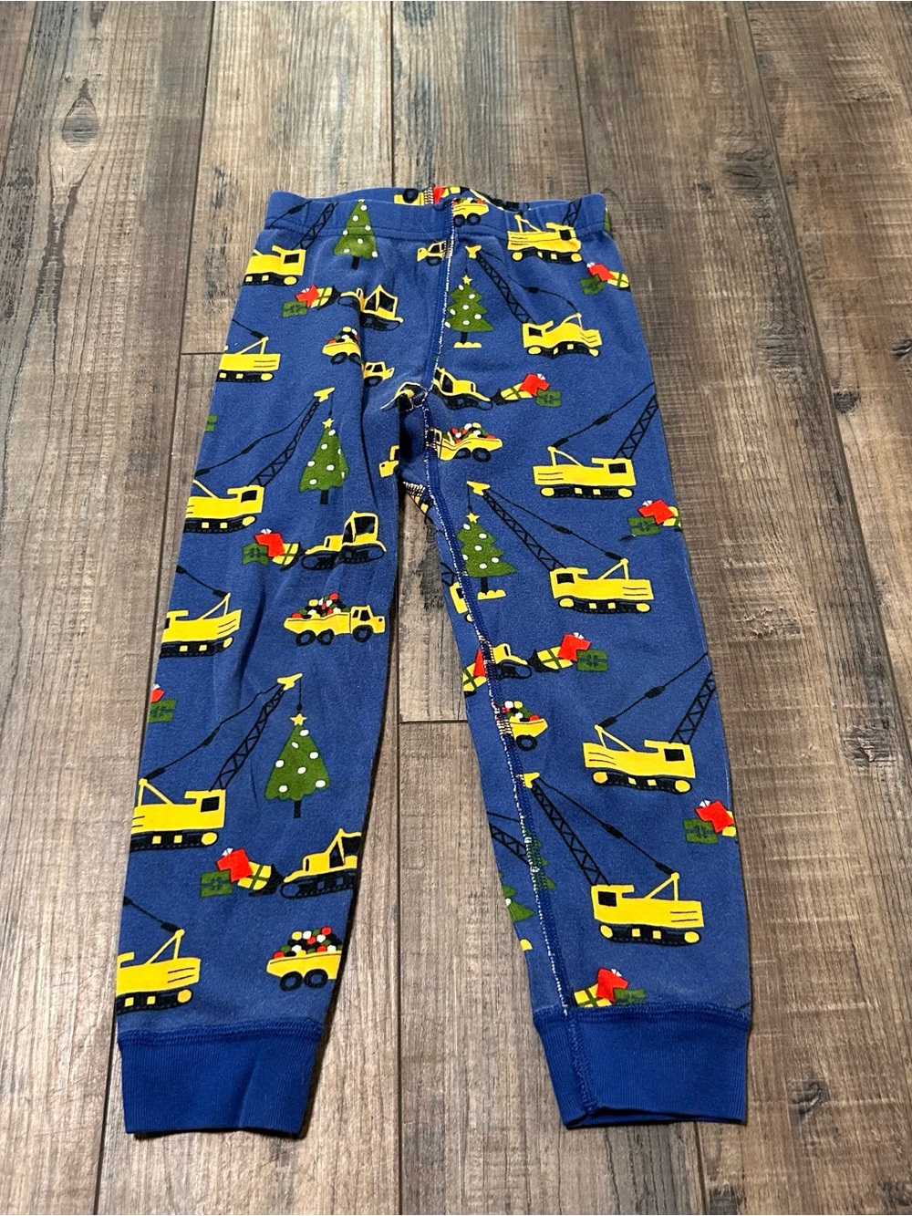 Hanna Andersson Pajama Bottoms Size 4 Boys Christmas Crane Excavator Dump Truck